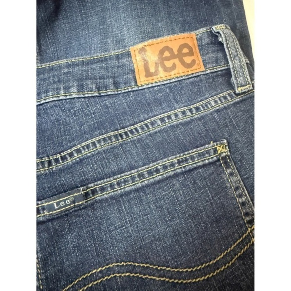 Lee Womens Regular Fit Capri Jeans Mid Rise Dark Wash Blue Size 20M 112315574 - Picture 5 of 6
